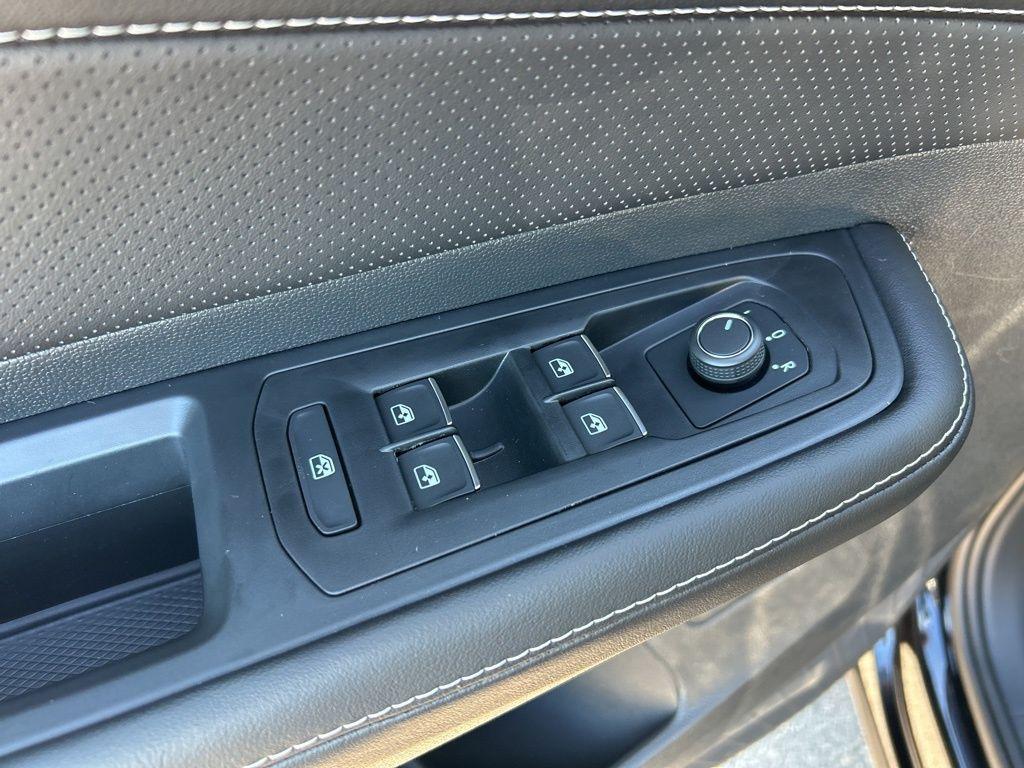 new 2026 Volkswagen Atlas car, priced at $43,943