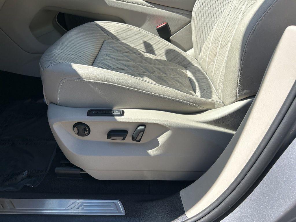 new 2025 Volkswagen Atlas car, priced at $45,661