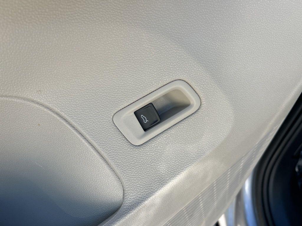 new 2025 Volkswagen Atlas car, priced at $45,661