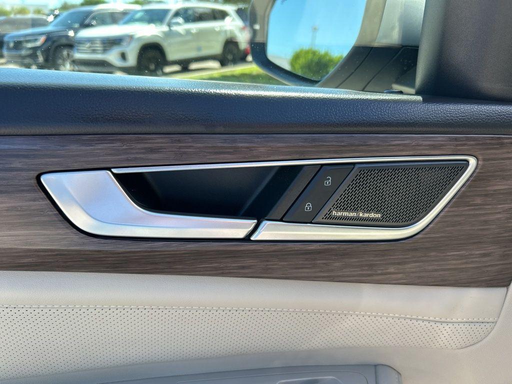 new 2025 Volkswagen Atlas car, priced at $45,661