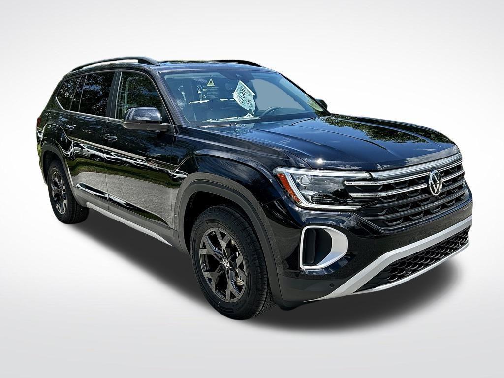 new 2025 Volkswagen Atlas car, priced at $41,651