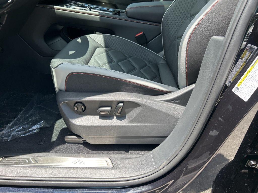 new 2025 Volkswagen Atlas car, priced at $41,651