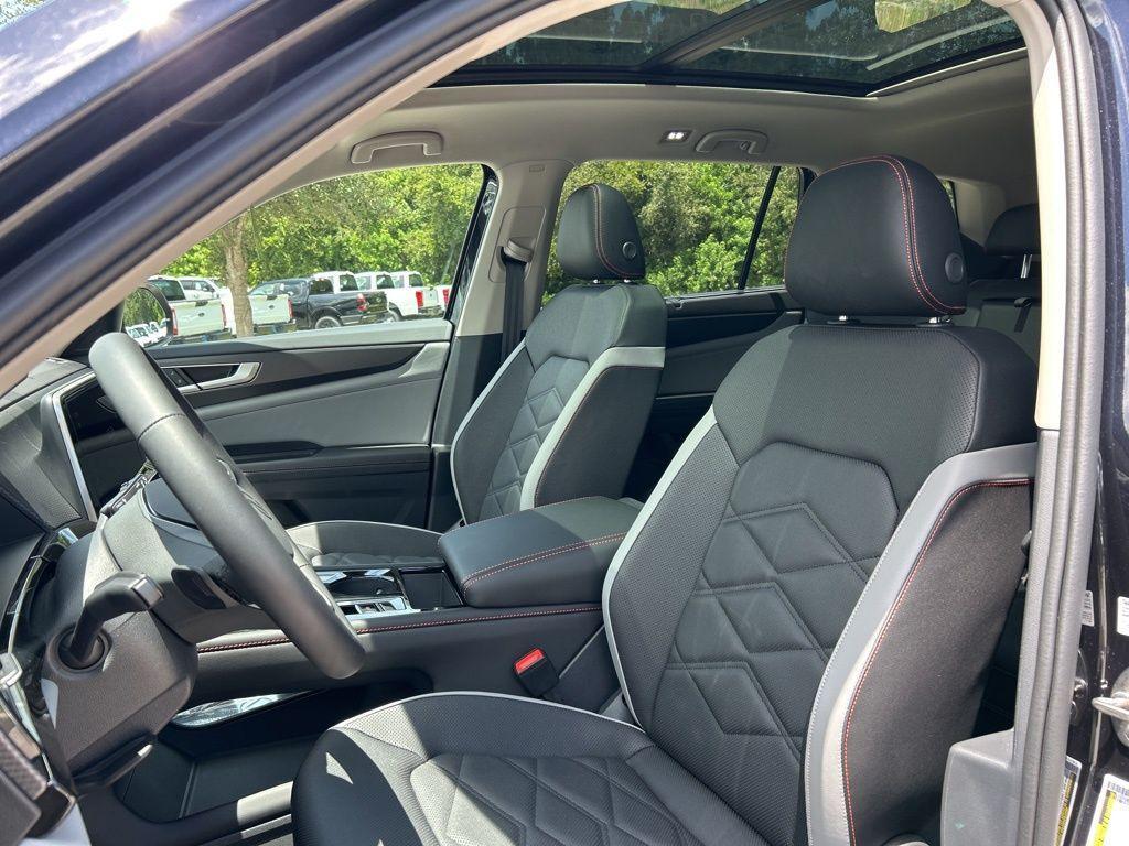 new 2025 Volkswagen Atlas car, priced at $41,651