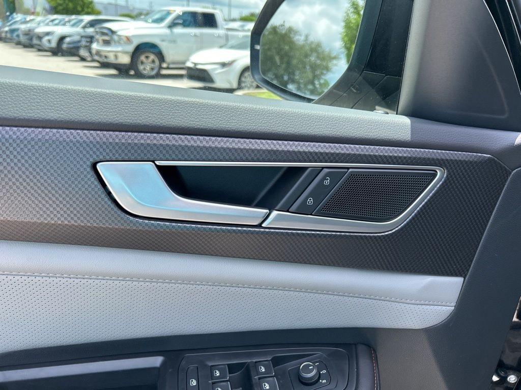 new 2025 Volkswagen Atlas car, priced at $41,651