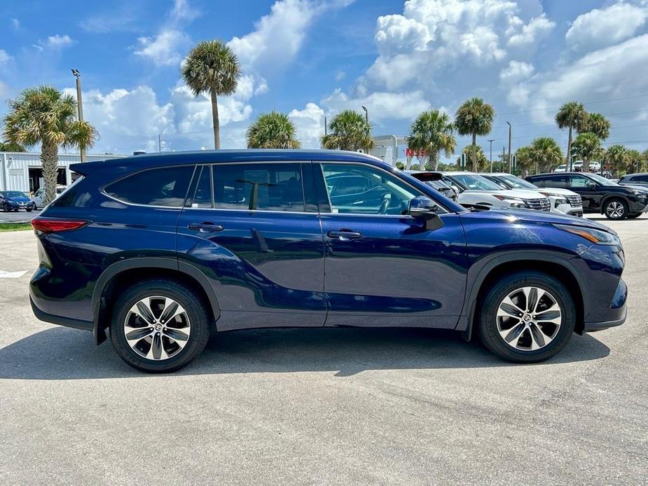 used 2021 Toyota Highlander car, priced at $30,883