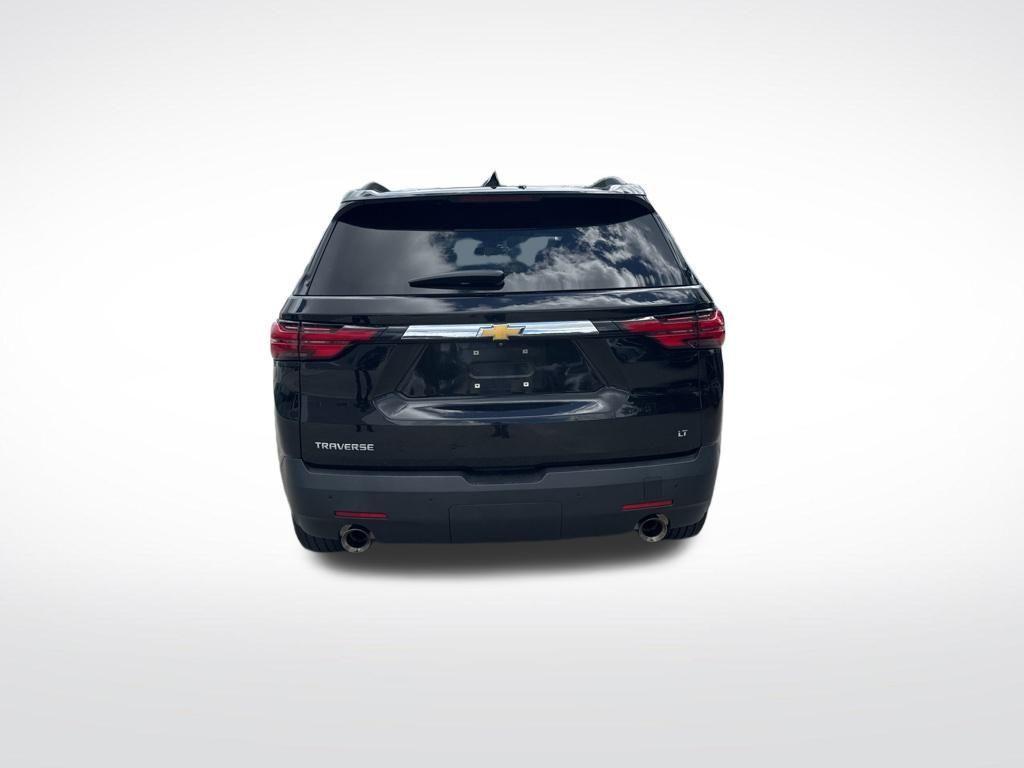used 2022 Chevrolet Traverse car, priced at $25,298