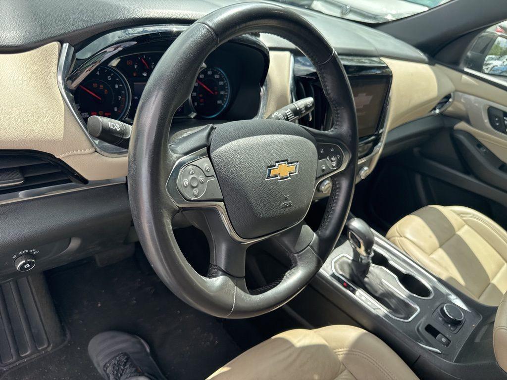 used 2022 Chevrolet Traverse car, priced at $25,298