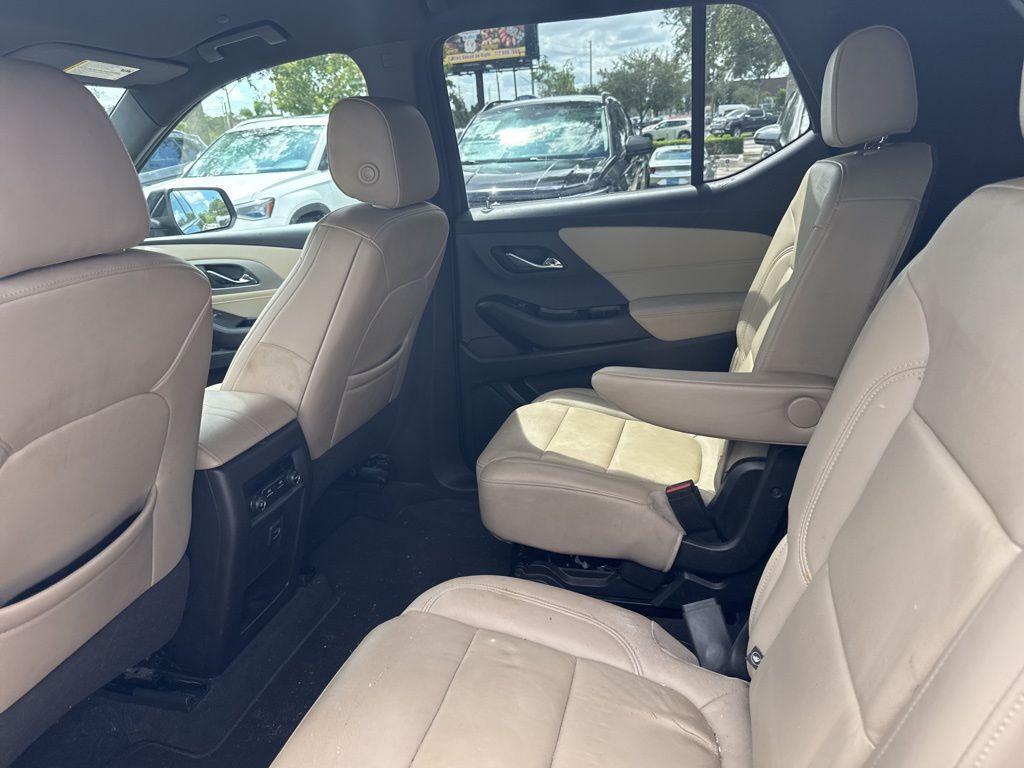 used 2022 Chevrolet Traverse car, priced at $25,298