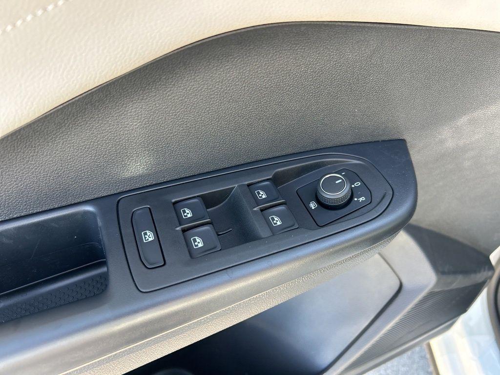 new 2025 Volkswagen Taos car, priced at $32,550
