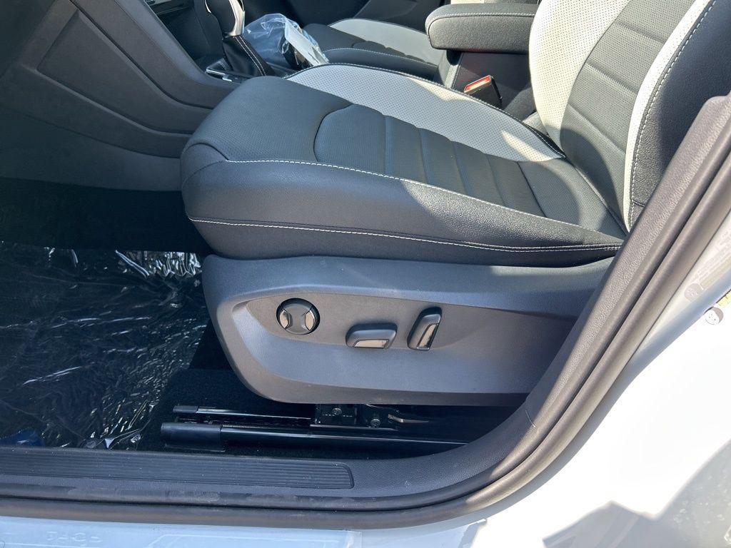 new 2025 Volkswagen Taos car, priced at $32,550