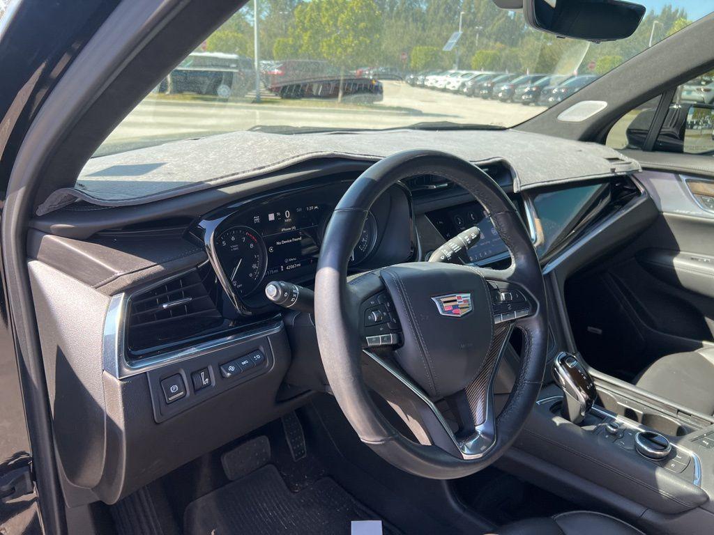 used 2021 Cadillac XT6 car, priced at $31,524