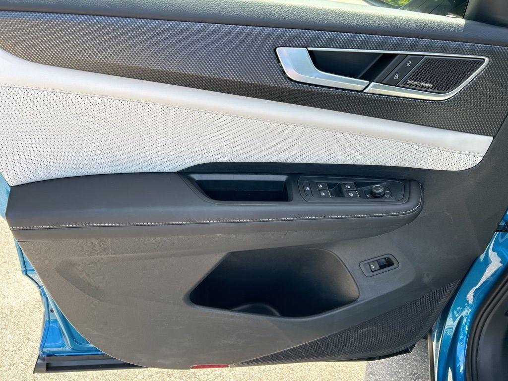 used 2024 Volkswagen Atlas Cross Sport car, priced at $41,595