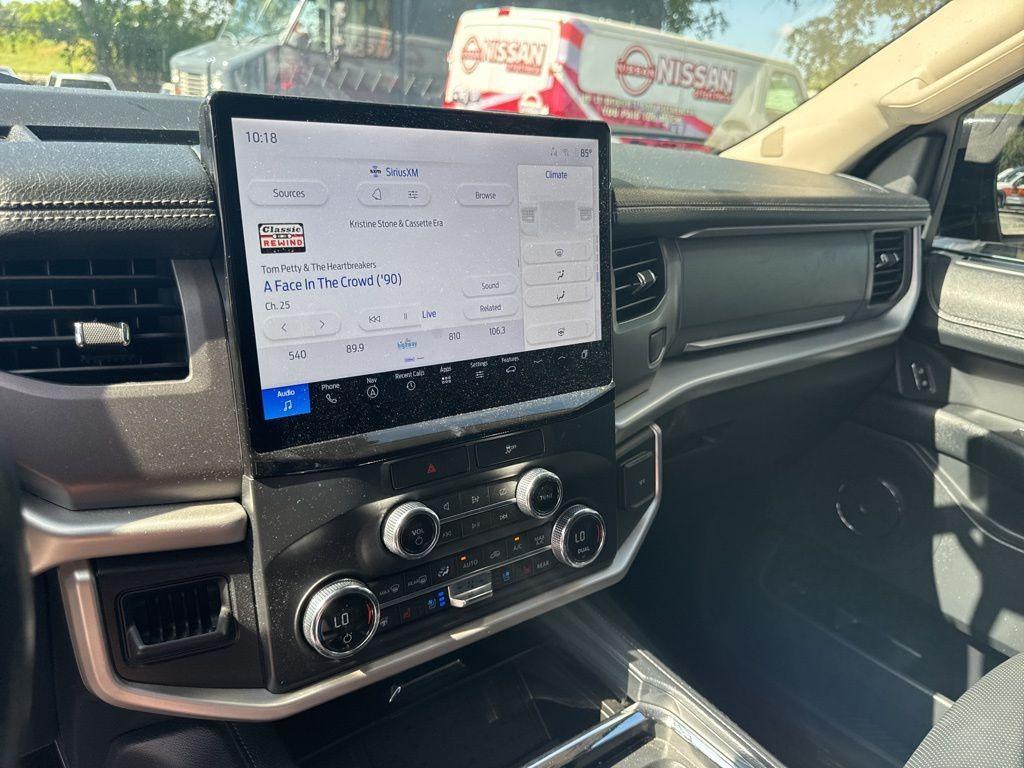 used 2022 Ford Expedition car, priced at $41,521