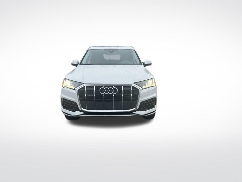 used 2024 Audi Q7 car, priced at $48,900