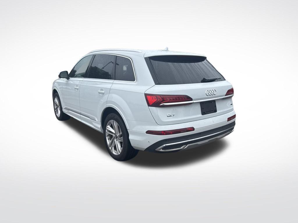 used 2024 Audi Q7 car, priced at $48,900