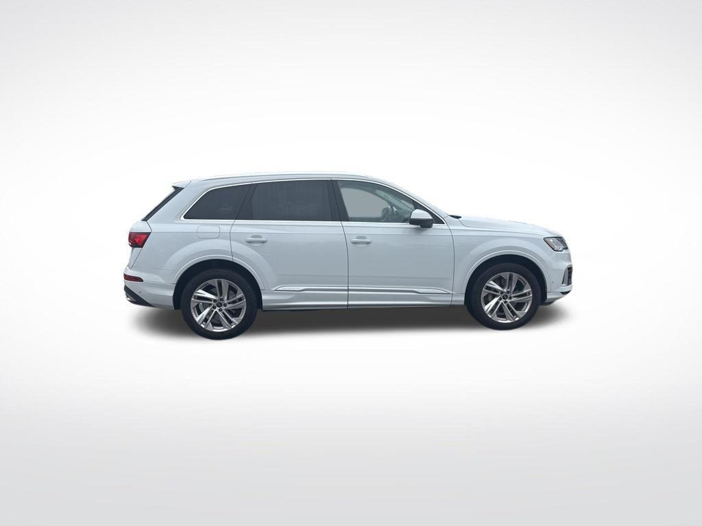 used 2024 Audi Q7 car, priced at $48,900