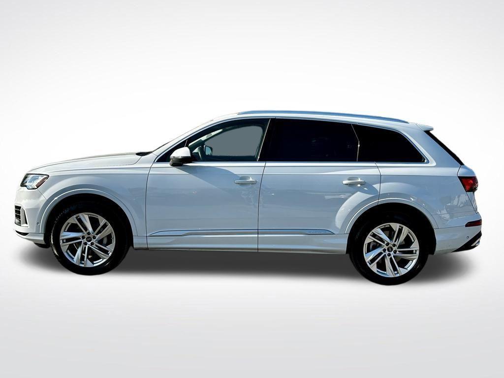 used 2024 Audi Q7 car, priced at $46,805