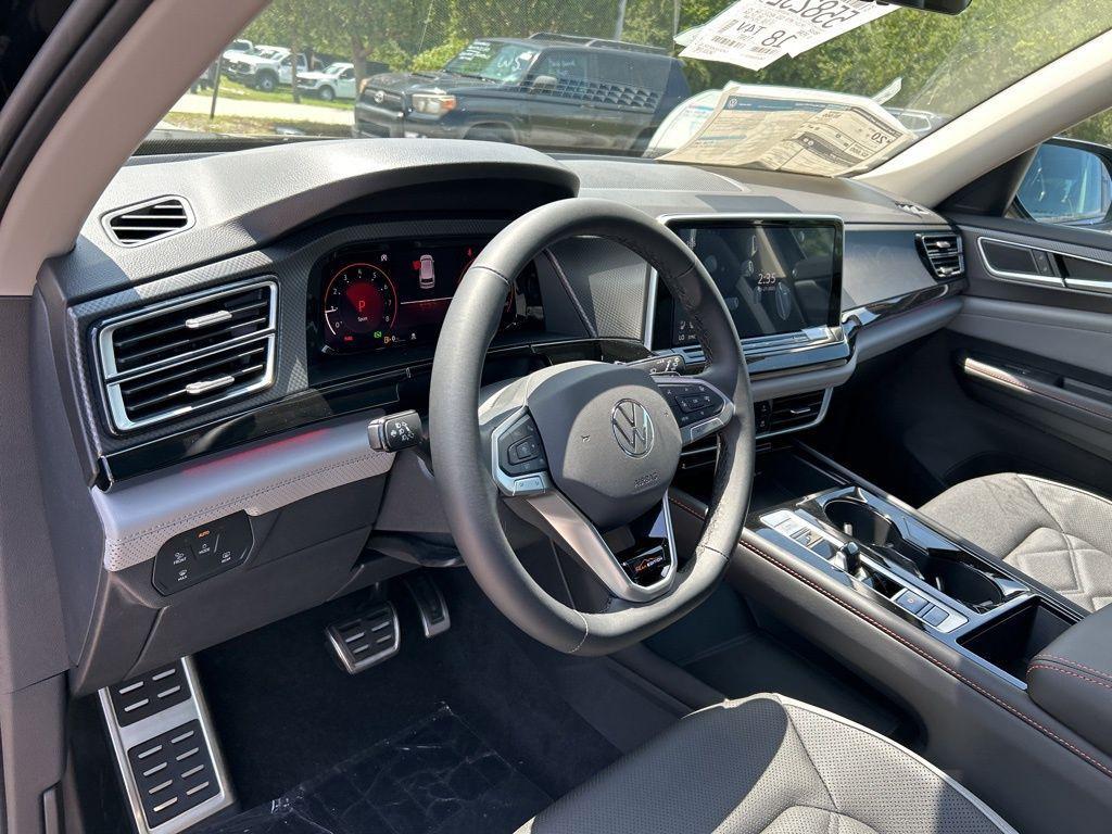 new 2025 Volkswagen Atlas car, priced at $43,925