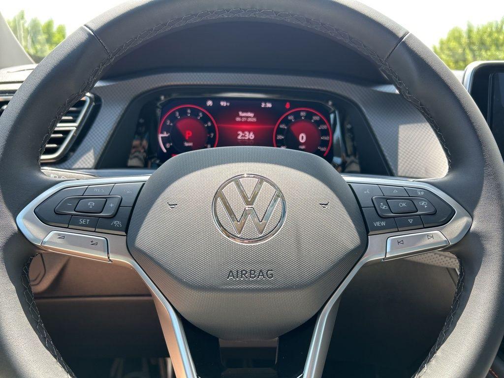 new 2025 Volkswagen Atlas car, priced at $43,925