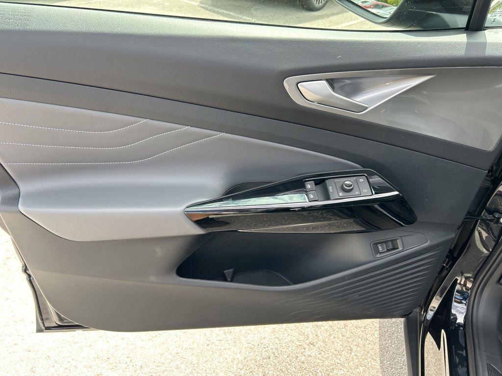 new 2025 Volkswagen ID.4 car, priced at $43,115