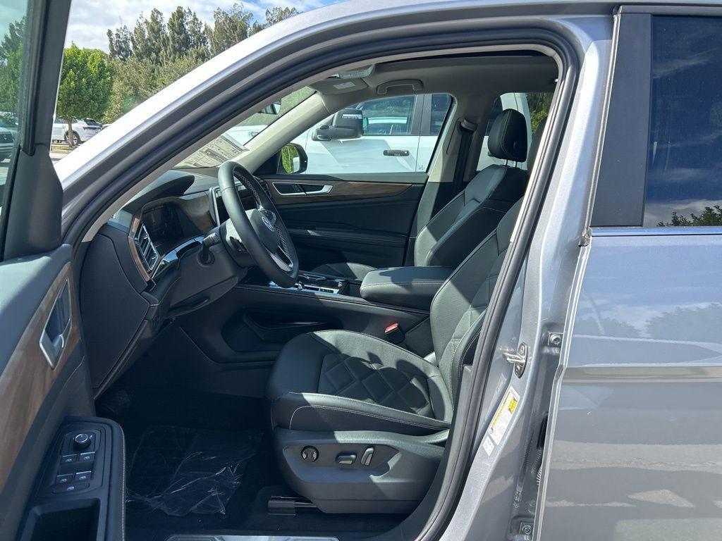 new 2026 Volkswagen Atlas car, priced at $44,143