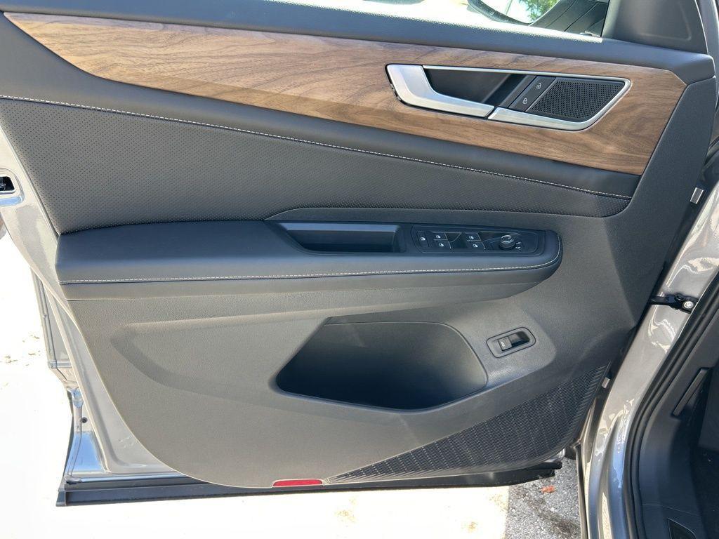 new 2026 Volkswagen Atlas car, priced at $44,143