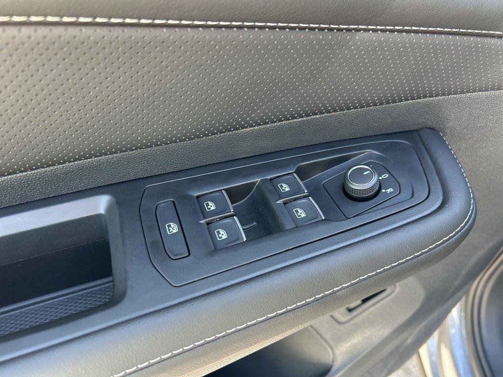 new 2026 Volkswagen Atlas car, priced at $44,143