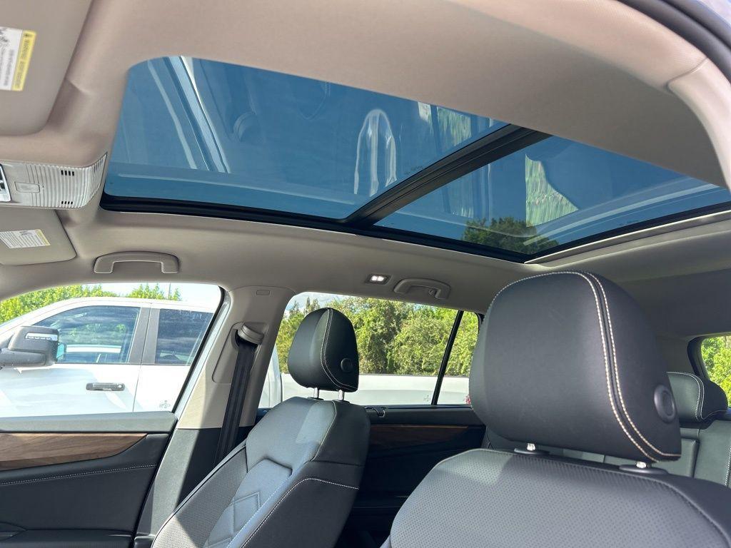 new 2026 Volkswagen Atlas car, priced at $44,143