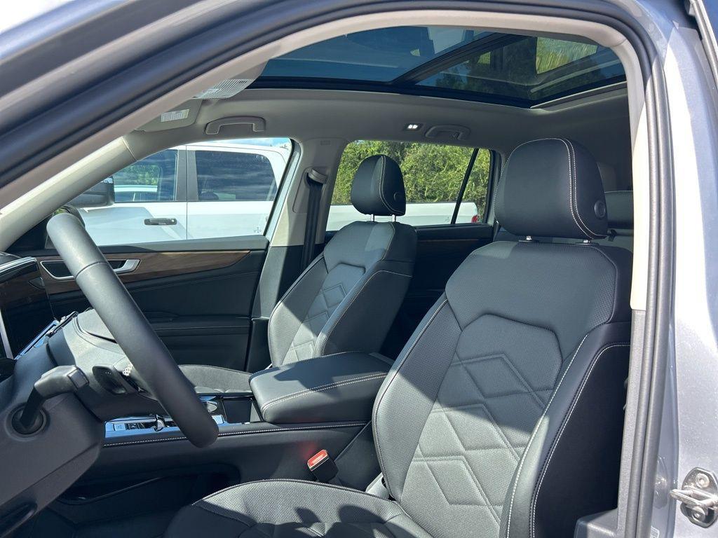 new 2026 Volkswagen Atlas car, priced at $44,143