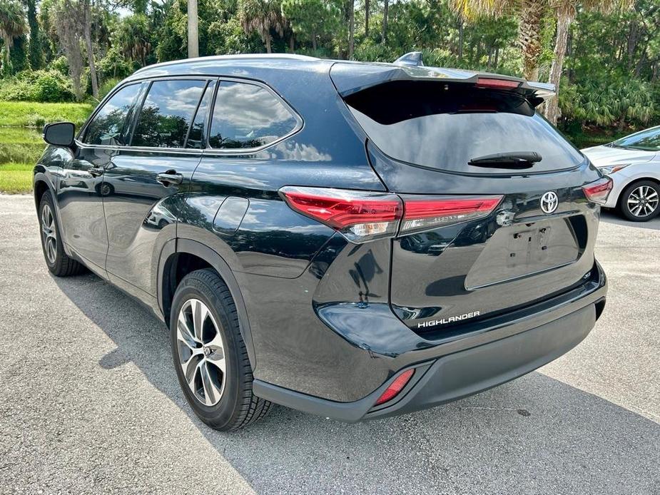 used 2022 Toyota Highlander car, priced at $31,959