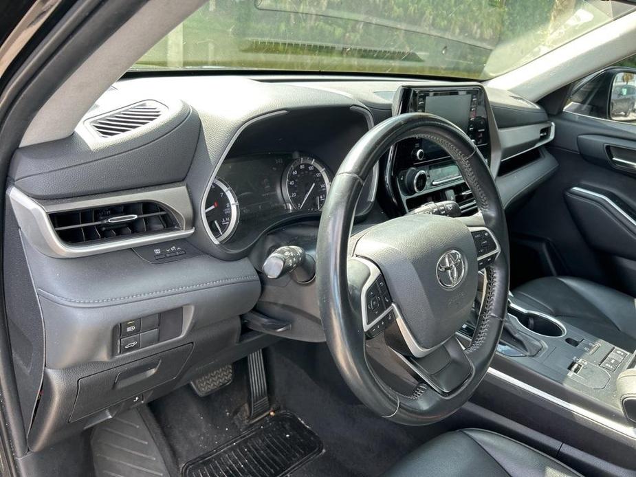 used 2022 Toyota Highlander car, priced at $31,959