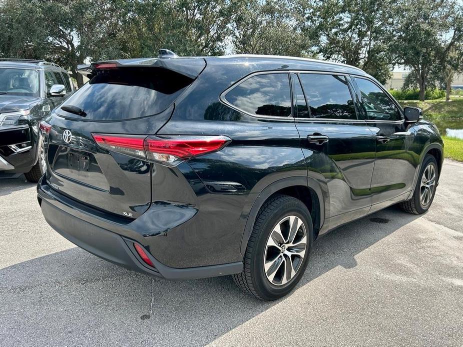 used 2022 Toyota Highlander car, priced at $31,959