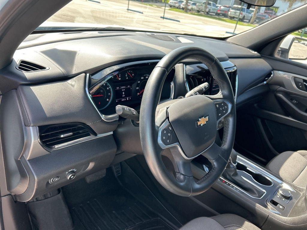 used 2023 Chevrolet Traverse car, priced at $30,525