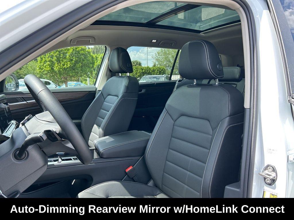 new 2025 Volkswagen Atlas car, priced at $45,575