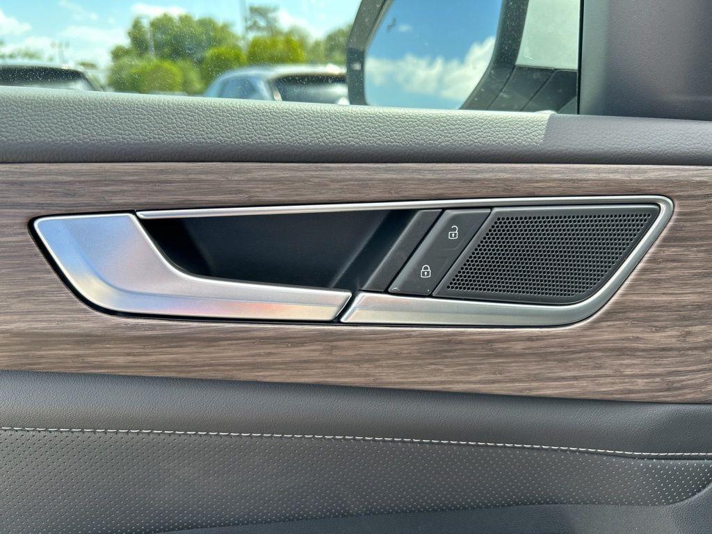 new 2025 Volkswagen Atlas car, priced at $44,950