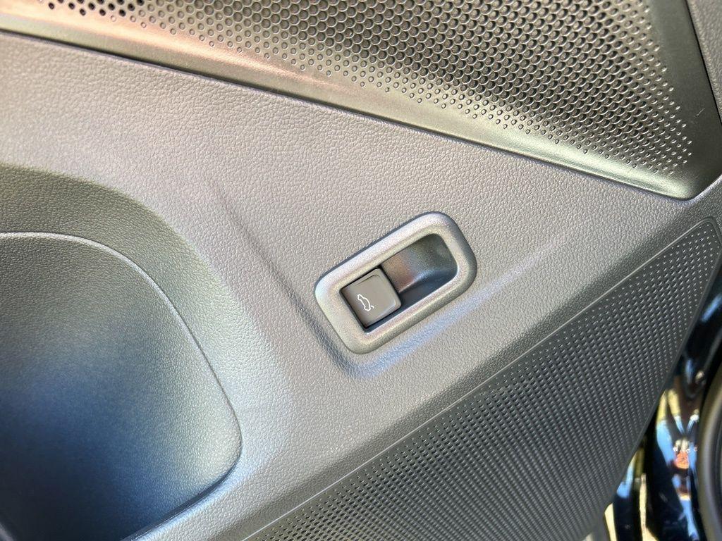 new 2026 Volkswagen Tiguan car, priced at $34,637