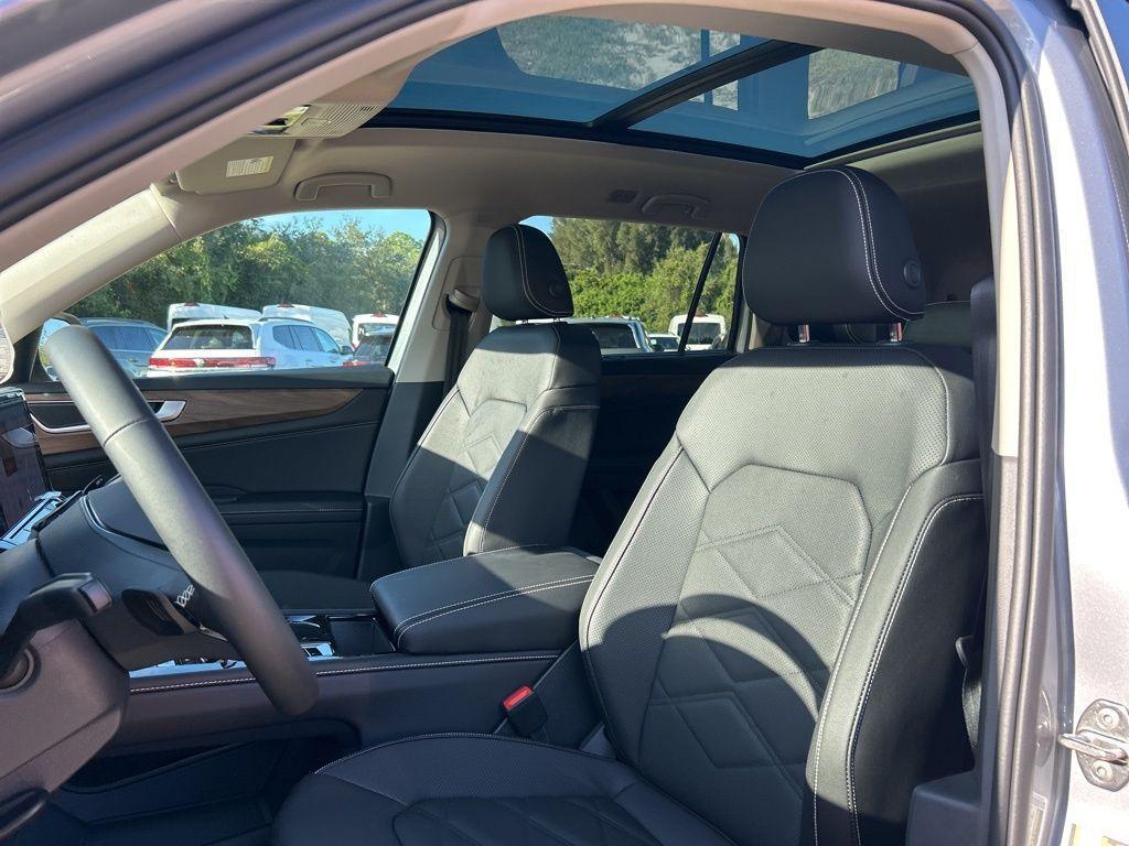 new 2026 Volkswagen Atlas car, priced at $44,143