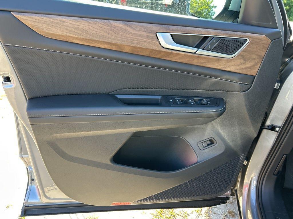 new 2026 Volkswagen Atlas car, priced at $44,143