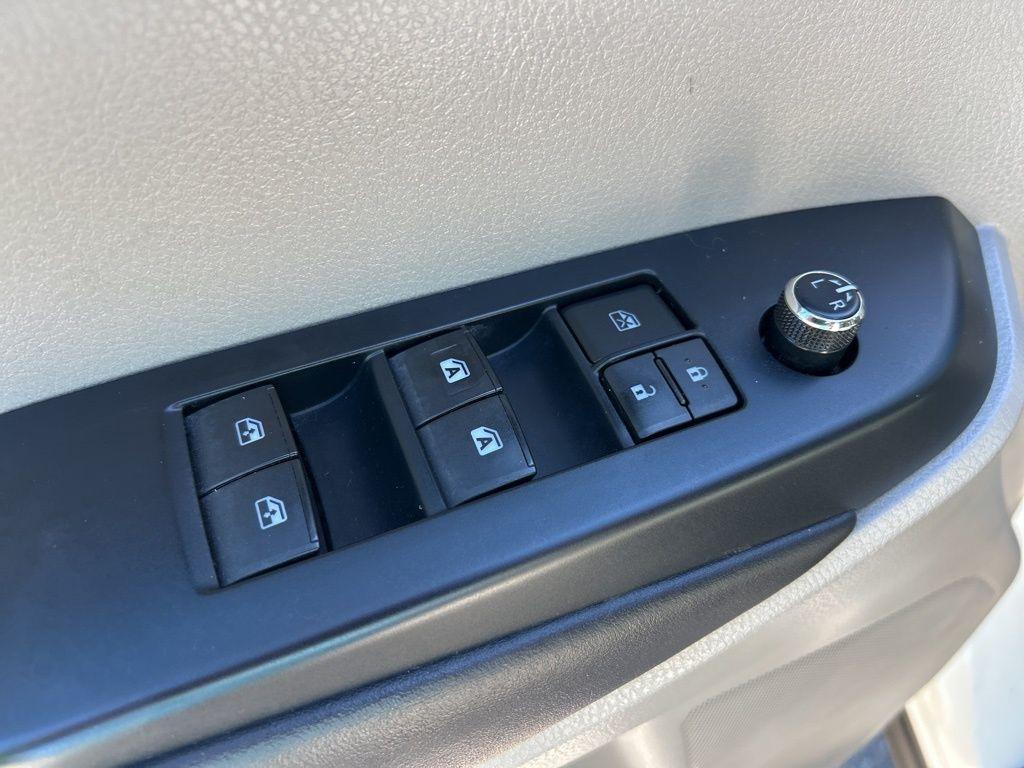 used 2017 Toyota Highlander car, priced at $14,595