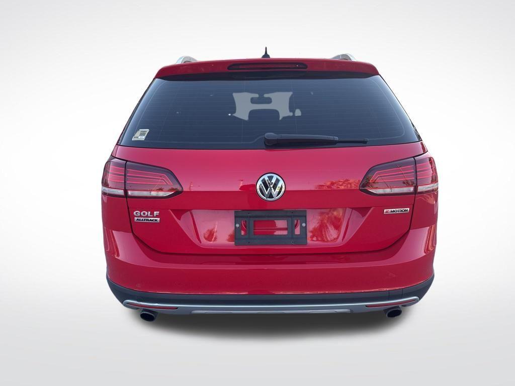 used 2019 Volkswagen Golf Alltrack car, priced at $23,895
