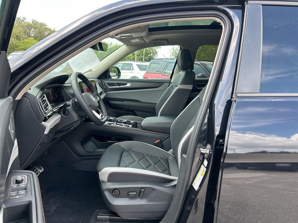 new 2026 Volkswagen Atlas car, priced at $45,545