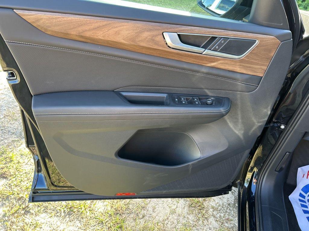 new 2026 Volkswagen Atlas car, priced at $36,646