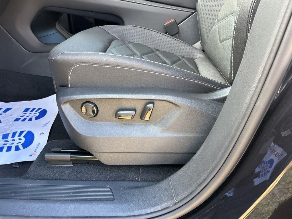 new 2026 Volkswagen Atlas car, priced at $36,646