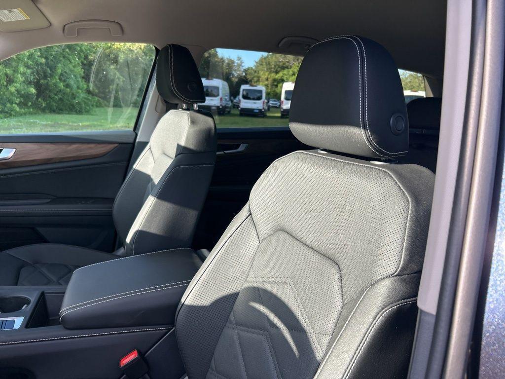new 2026 Volkswagen Atlas car, priced at $36,646