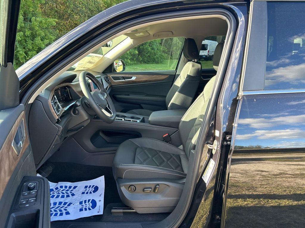 new 2026 Volkswagen Atlas car, priced at $36,646