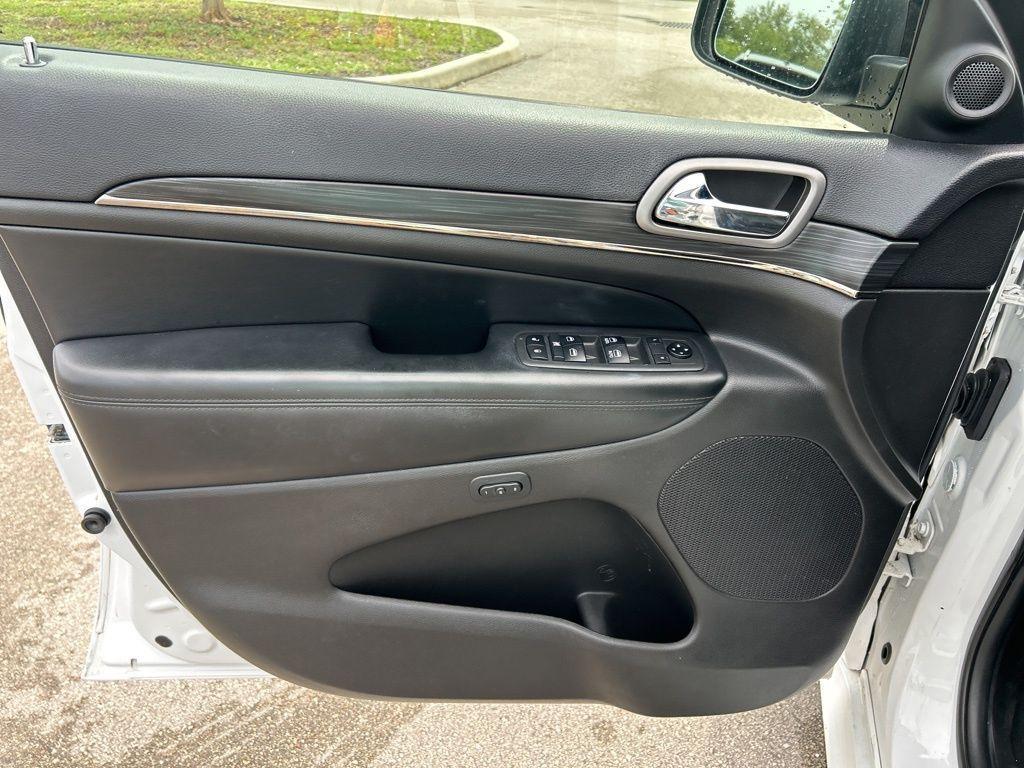 used 2019 Jeep Grand Cherokee car, priced at $18,259