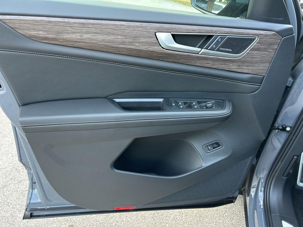 new 2026 Volkswagen Atlas car, priced at $54,566