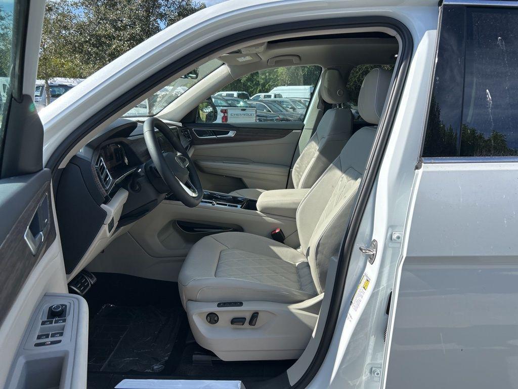 new 2026 Volkswagen Atlas car, priced at $54,566