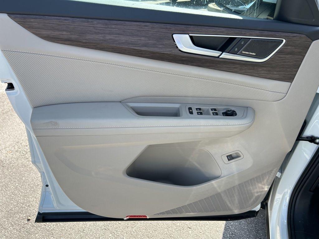 new 2026 Volkswagen Atlas car, priced at $54,566