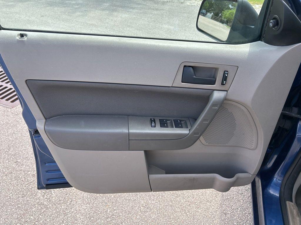 used 2009 Ford Focus car, priced at $5,680